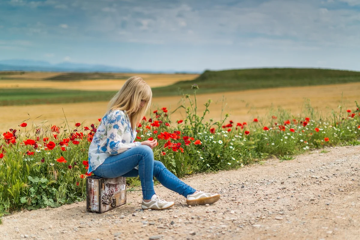 Voyageuse solo : les risques spécifiques à anticiper